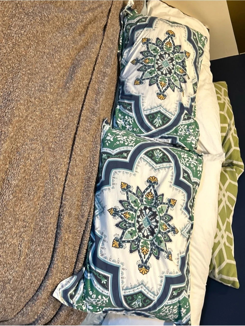 N/A stylish green